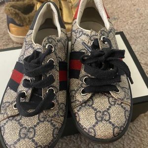 Kids Gucci shoes unisex size 27 (10C)